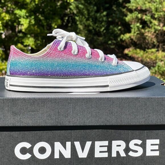 NEW Converse Girls Chuck Taylor All Star Glitter Ox Casual Sneaker - Youth 2Y - Picture 2 of 8